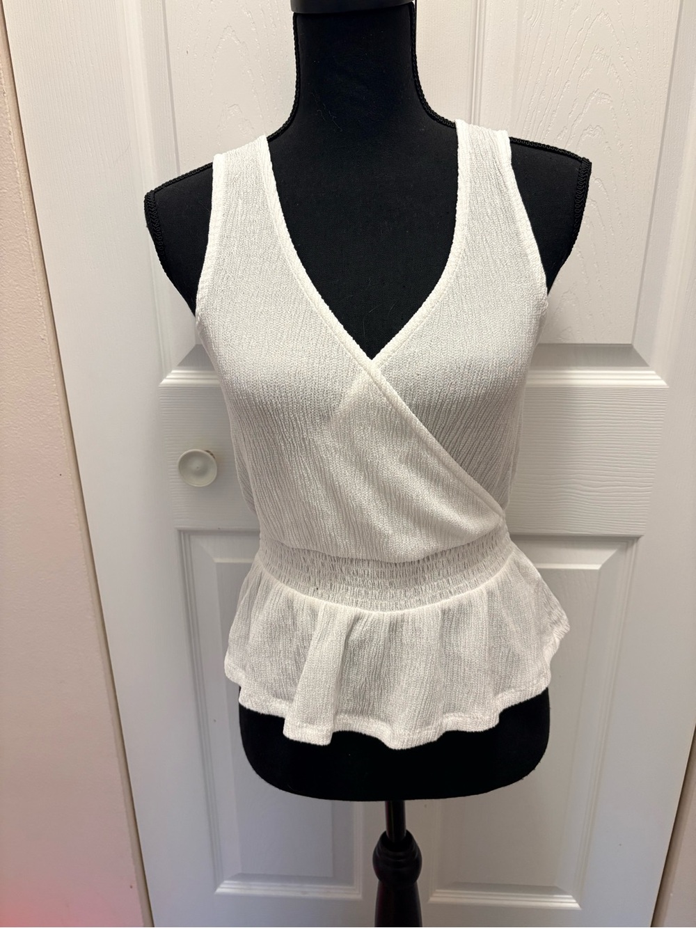 Express White Sleeveless V-Neck Peplum Knit Camisole
